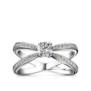 Кольцо с бриллиантом