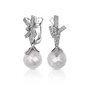  Серьги с белым граненым жемчугом и бриллиантами