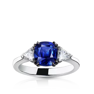 Кольцо с сапфиром и бриллиантами