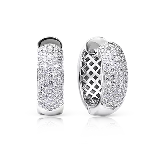 Сверкающие объемные серьги с бриллиантами