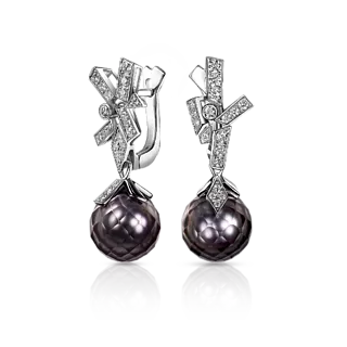 Серьги с черным граненым жемчугом и бриллиантами