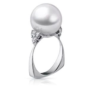 Кольцо с белой жемчужиной